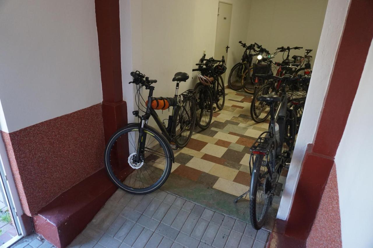 Hotel Am Bahnhof Waren  Eksteriør bilde